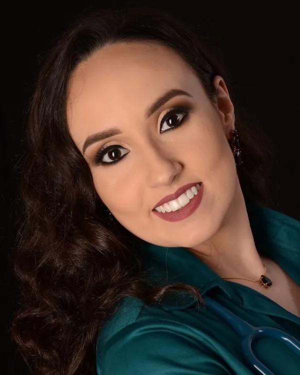 Dra. Vaneli Martins Vallim